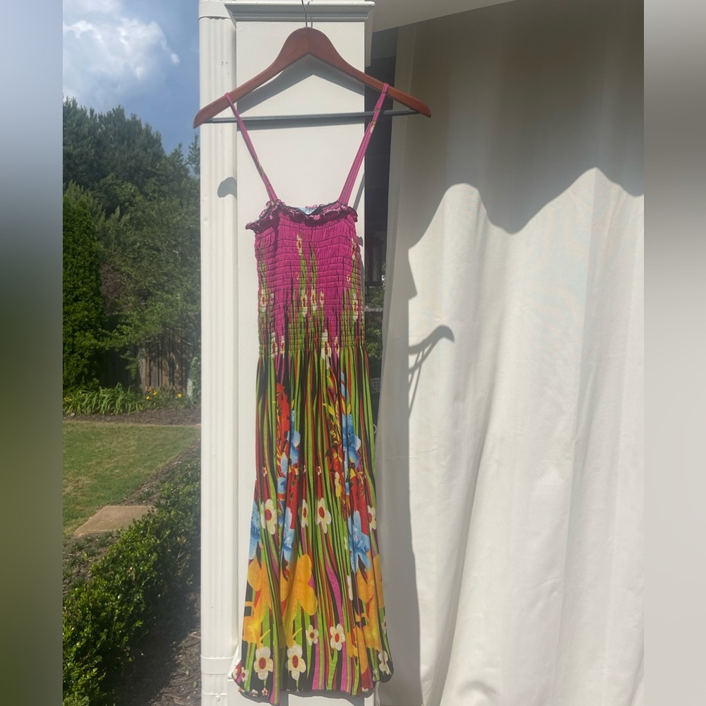 Vintage Carnival Fashions dress! So colorful. Perfect for your 90’s summer era!